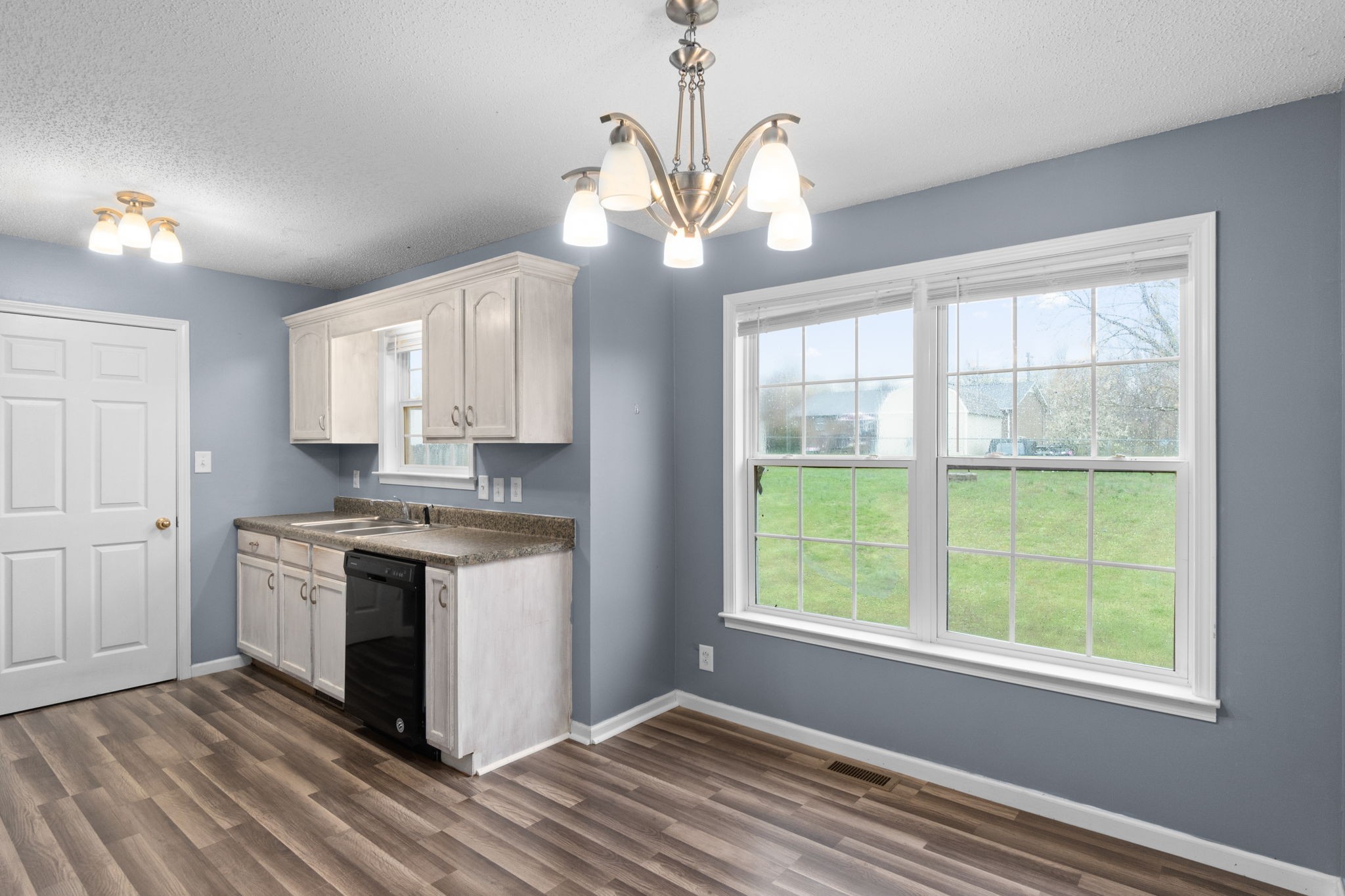 622 Avondale Road Oak Grove, KY 42262 - Photo 13 of 29 a kitchen with a stove oven and sink