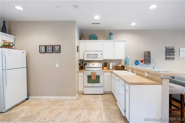 $245,000 | 464 Cedar Heights Drive, Unit 1B, Camdenton, MO 65020