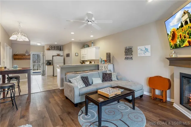 $245,000 | 464 Cedar Heights Drive, Unit 1B, Camdenton, MO 65020