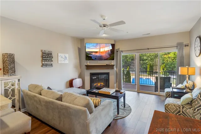 $245,000 | 464 Cedar Heights Drive, Unit 1B, Camdenton, MO 65020