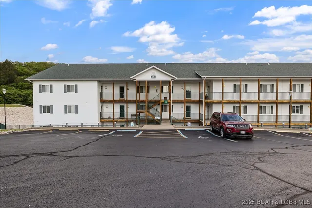 $245,000 | 464 Cedar Heights Drive, Unit 1B, Camdenton, MO 65020