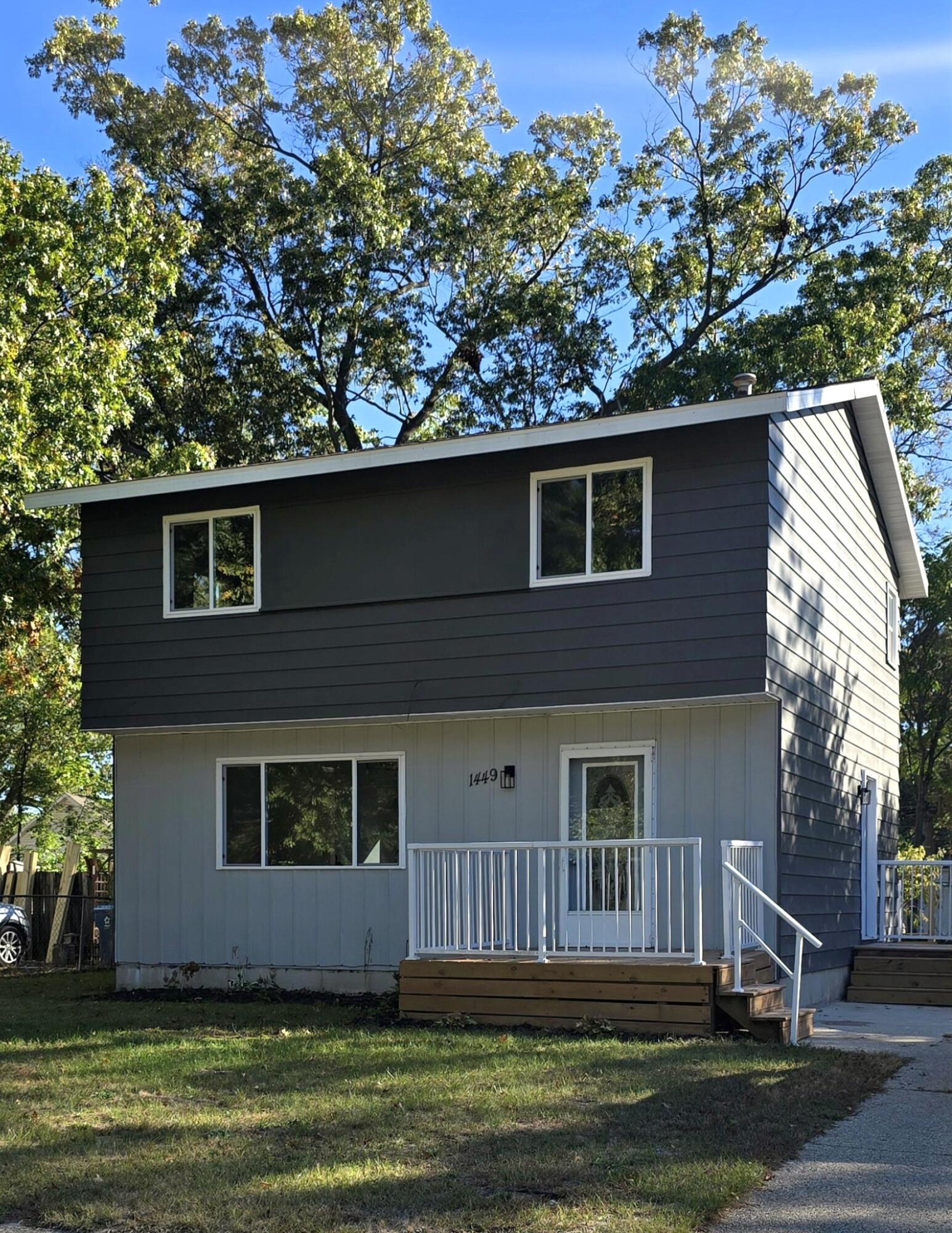 1449 Leonard Avenue Muskegon, MI 49442 - Photo 1 of 25 Front of home