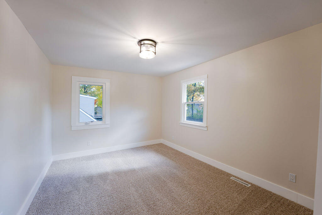 1449 Leonard Avenue Muskegon, MI 49442 - Photo 15 of 25 Bedroom1