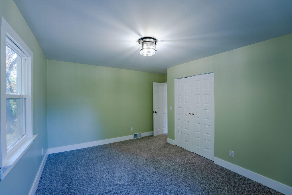1449 Leonard Avenue Muskegon, MI 49442 - Photo 17 of 25 Bedroom2