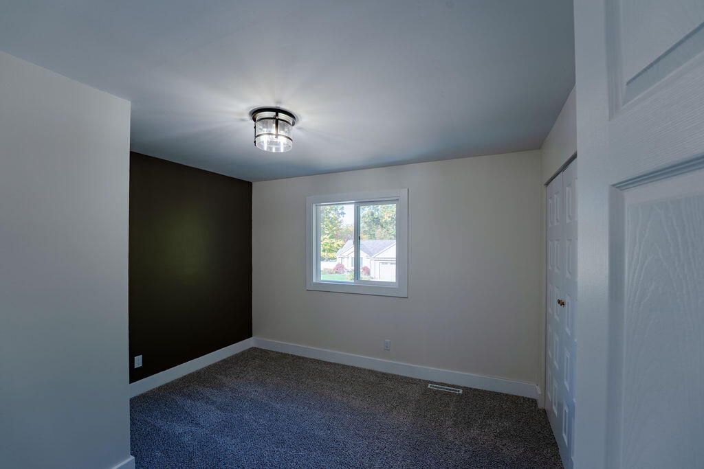 1449 Leonard Avenue Muskegon, MI 49442 - Photo 19 of 25 bedroom3