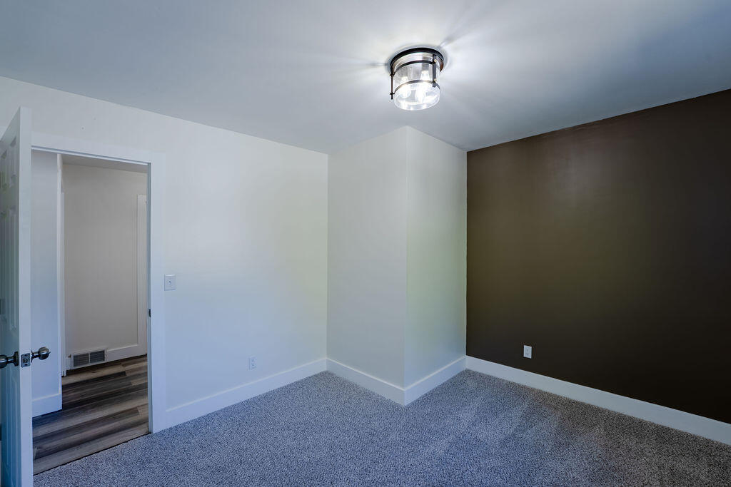 1449 Leonard Avenue Muskegon, MI 49442 - Photo 20 of 25 bedroom3