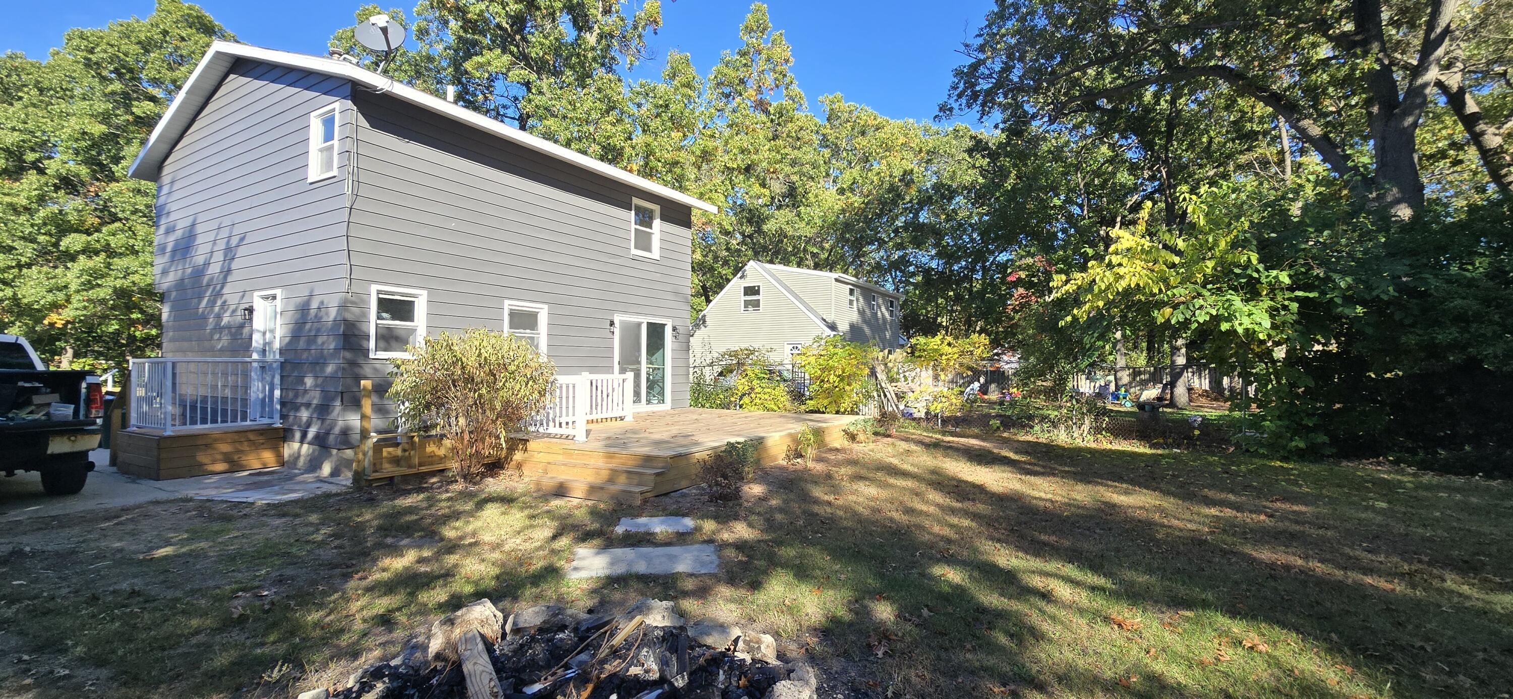 1449 Leonard Avenue Muskegon, MI 49442 - Photo 4 of 25 Back Exterior