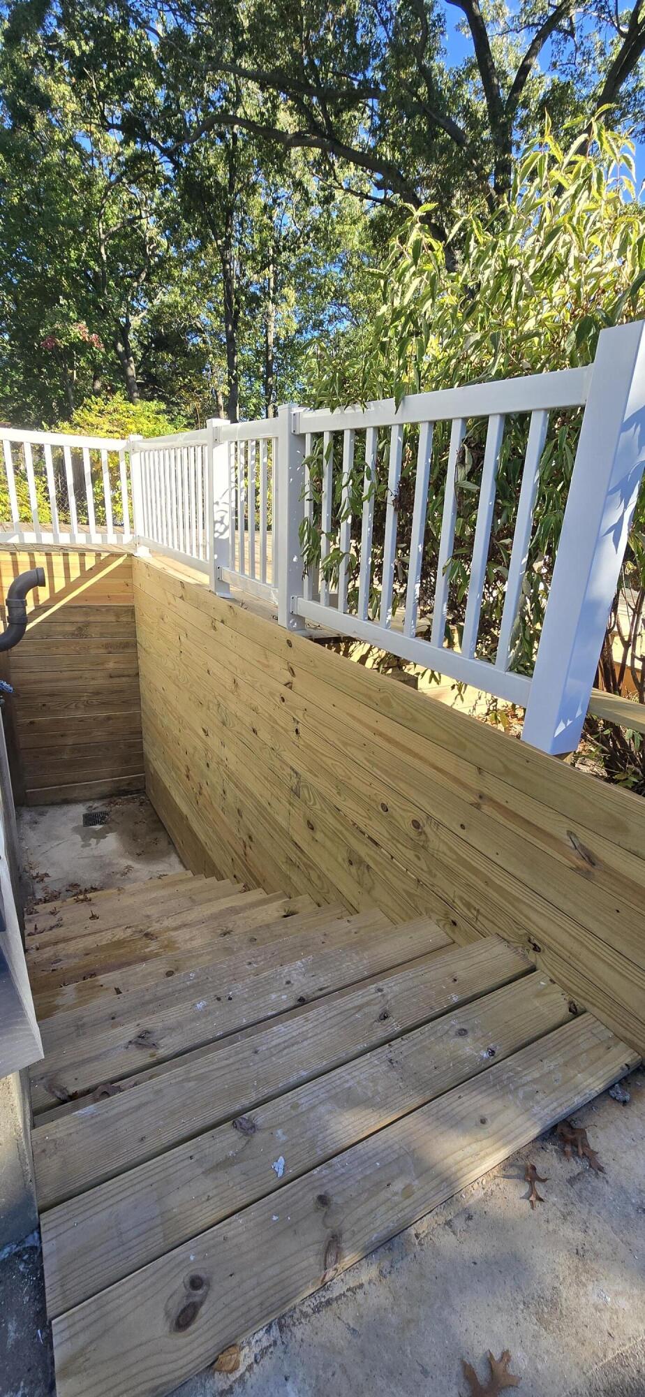 1449 Leonard Avenue Muskegon, MI 49442 - Photo 6 of 25 Exterior Stairs