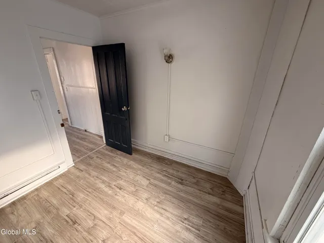 $1,200 | 54 Arch Street, Unit UP, Amsterdam, NY 12010