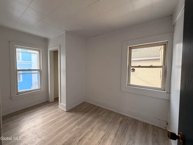 $1,200 | 54 Arch Street, Unit UP, Amsterdam, NY 12010