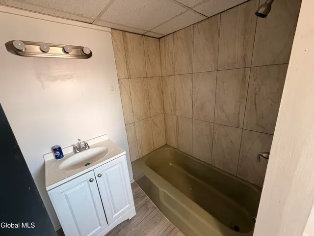 $1,200 | 54 Arch Street, Unit UP, Amsterdam, NY 12010