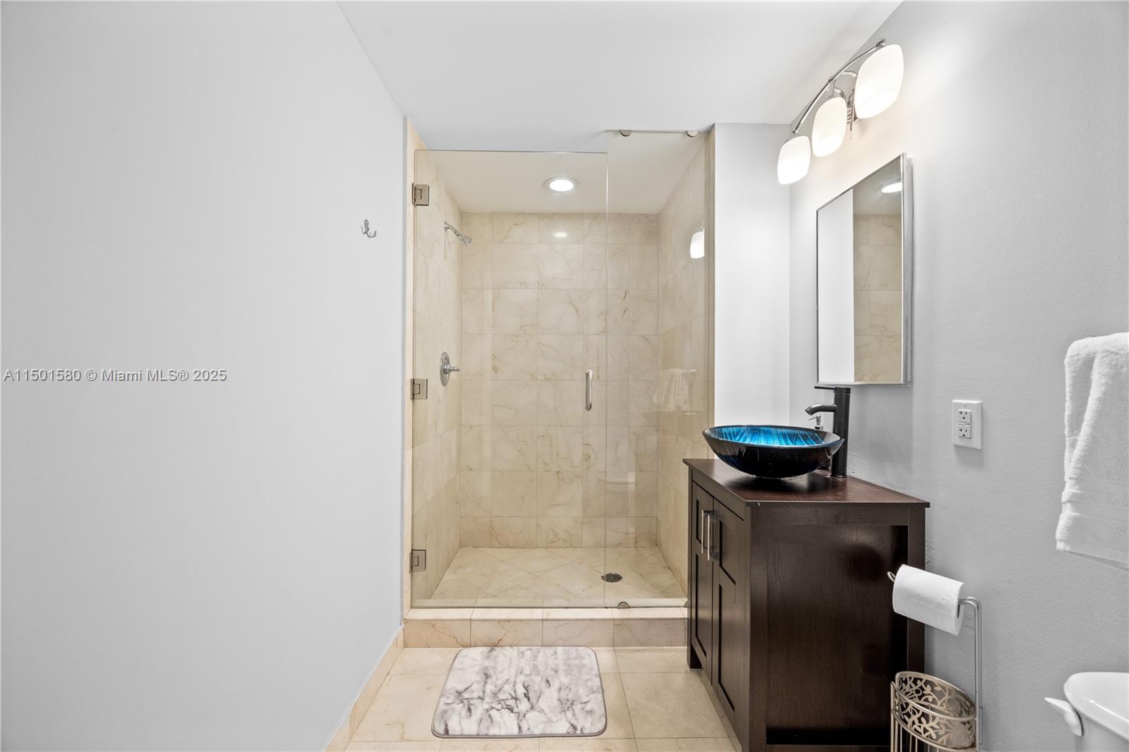 6365 Collins Avenue, Unit 4106 Miami Beach, FL 33141 - Photo 13 of 45