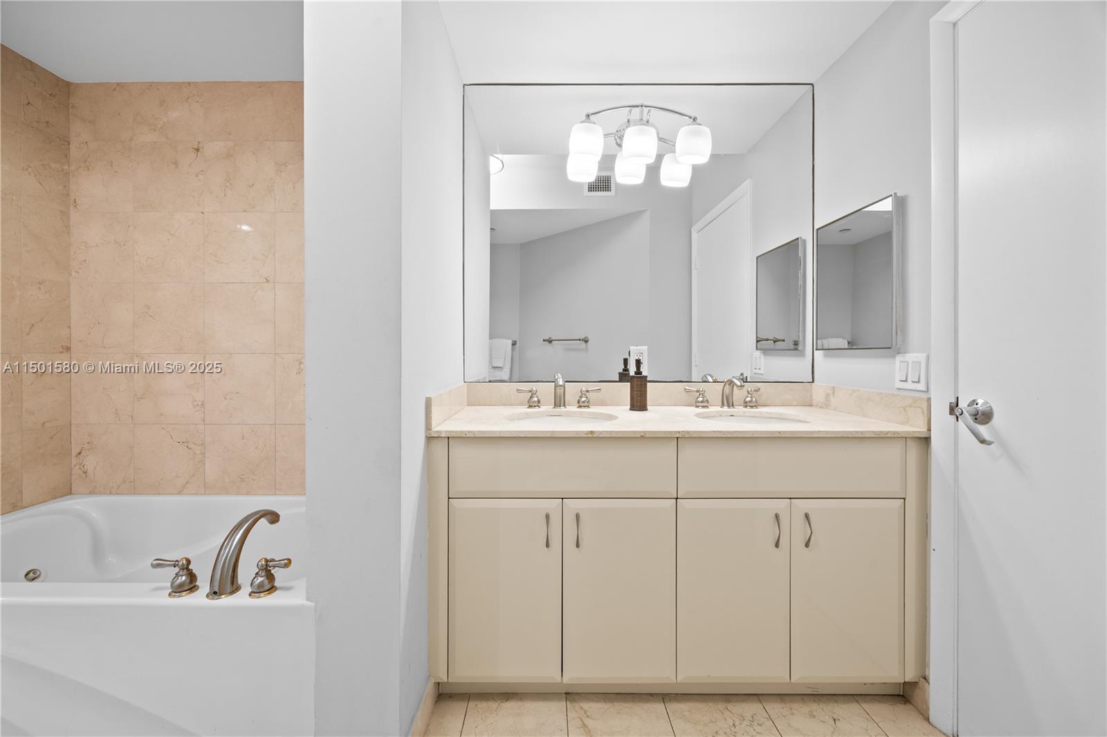 6365 Collins Avenue, Unit 4106 Miami Beach, FL 33141 - Photo 19 of 45