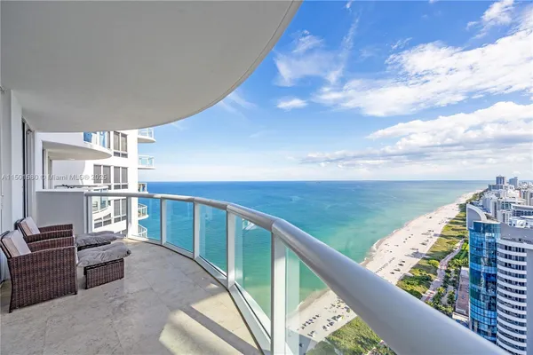 $9,000 | 6365 Collins Avenue, Unit 4106, Miami Beach, FL 33141