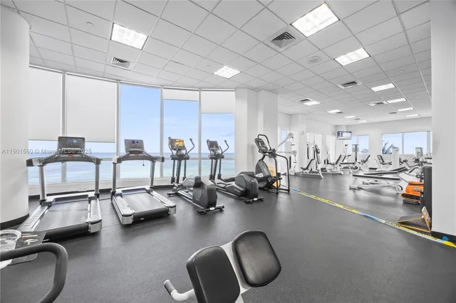 $9,000 | 6365 Collins Avenue, Unit 4106, Miami Beach, FL 33141