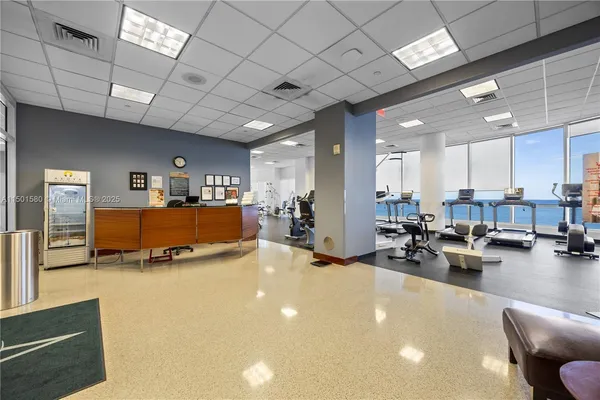 $9,000 | 6365 Collins Avenue, Unit 4106, Miami Beach, FL 33141