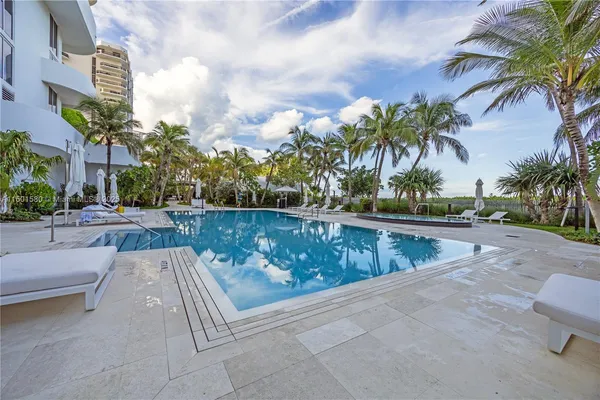 $9,000 | 6365 Collins Avenue, Unit 4106, Miami Beach, FL 33141