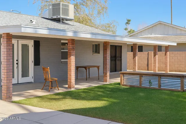 a front view of house with yard