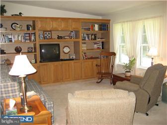 3 Edgewood Drive Cream Ridge, NJ 08514 - Photo 2 of 12 Living Room