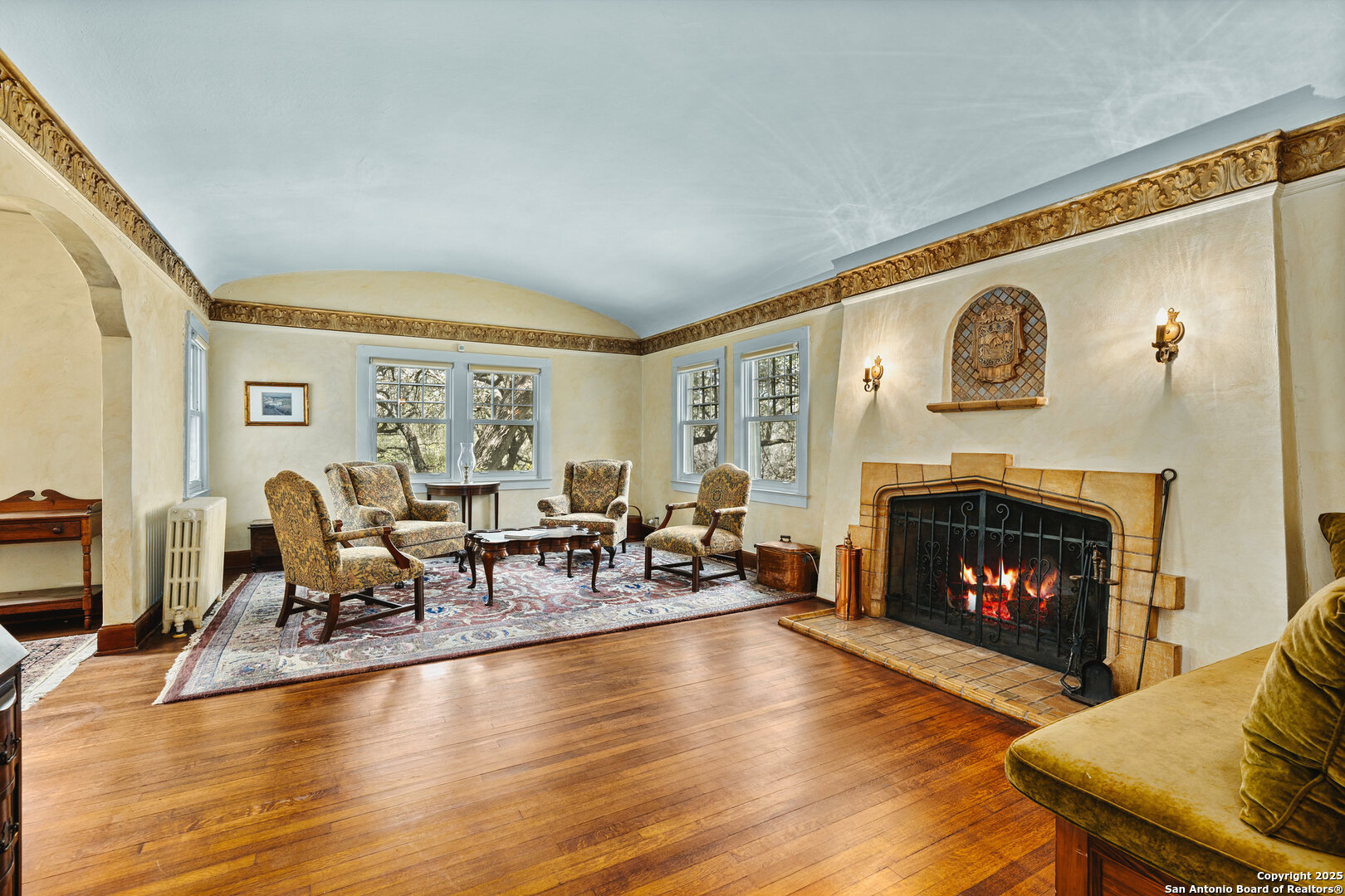 5351 Fredericksburg Road San Antonio, TX 78229 - Photo 14 of 50 a living room with furniture and a fireplace