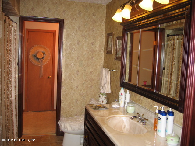 7711 Stillwell Road Jacksonville, FL 32221 - Photo 30 of 34 Master Bathroom