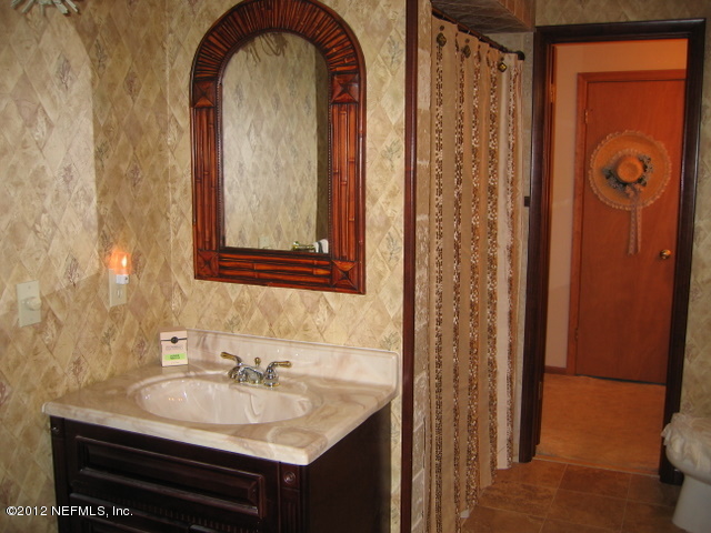 7711 Stillwell Road Jacksonville, FL 32221 - Photo 32 of 34 Master Bathroom