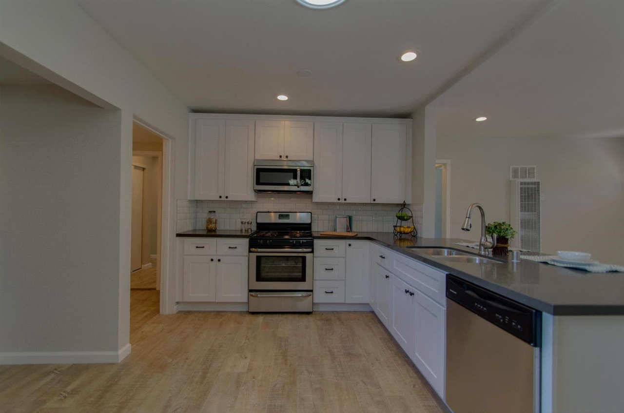 10300 Del Rio Road Spring Valley, CA 91978 - Photo 5 of 19