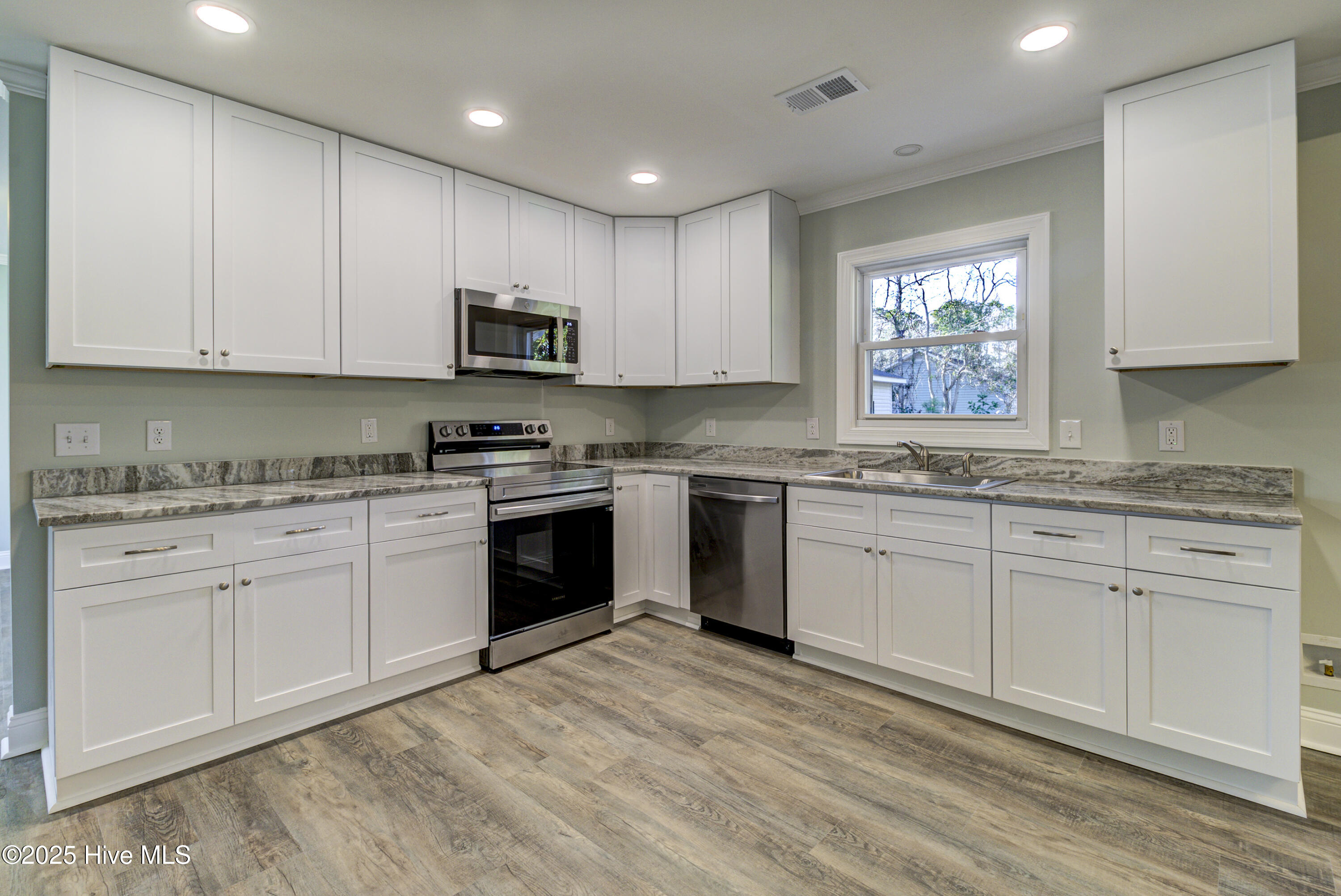 121 Georgetown Road Wilmington, NC 28409 - Photo 15 of 49 IMG_4065_6_7_8_9