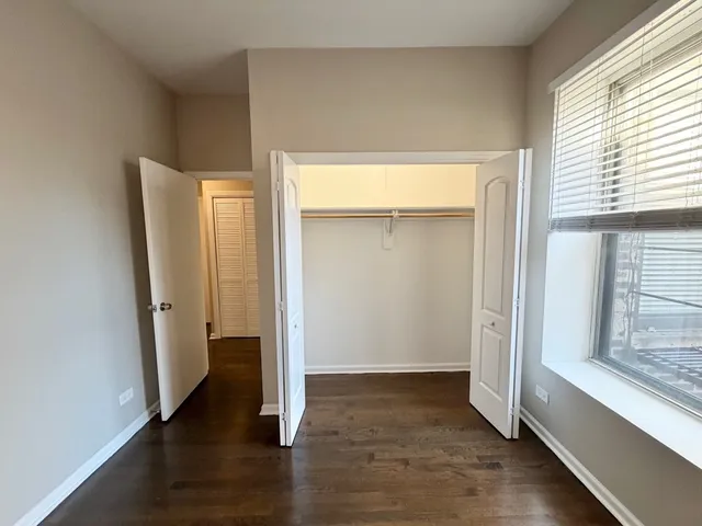 $2,536 | 3433 North Elaine Place, Unit 2R, Chicago, IL 60657