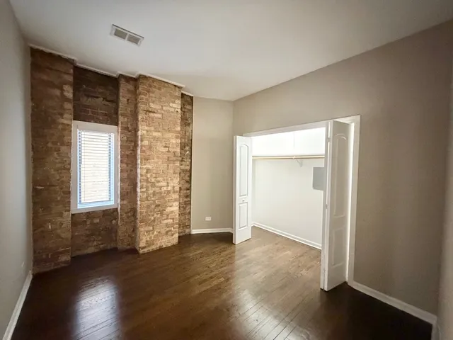 $2,536 | 3433 North Elaine Place, Unit 2R, Chicago, IL 60657