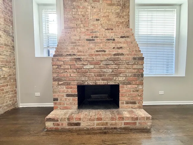 $2,536 | 3433 North Elaine Place, Unit 2R, Chicago, IL 60657