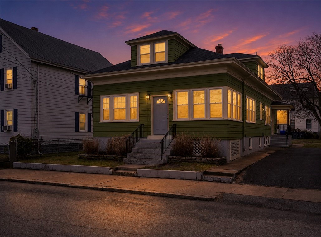 41 Cato Avenue Pawtucket, RI 02860 - Photo 3 of 37