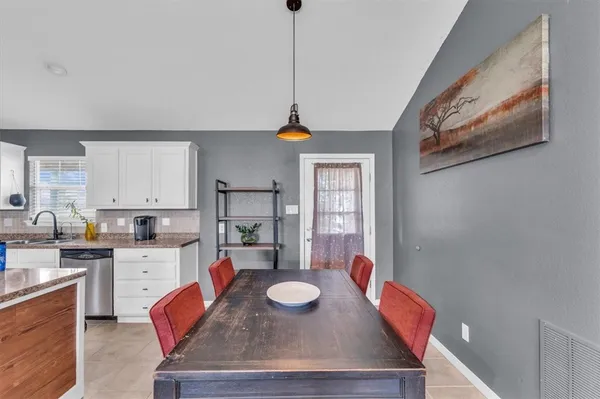 $394,900 | 200 Hatter Drive, Moody, TX 76557