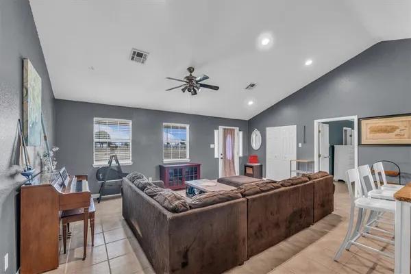 $394,900 | 200 Hatter Drive, Moody, TX 76557