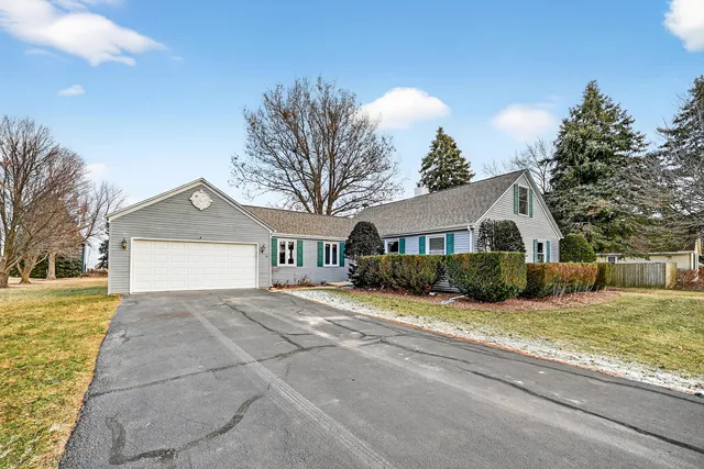 $359,900 | 21230 Virginia Road, DeKalb, IL 60115