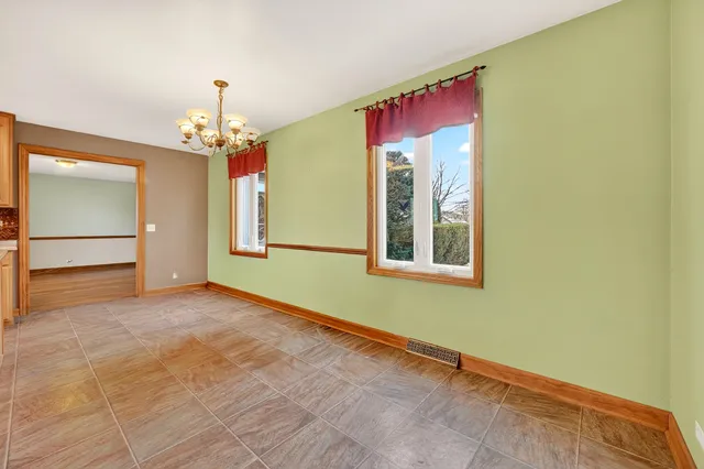 $359,900 | 21230 Virginia Road, DeKalb, IL 60115