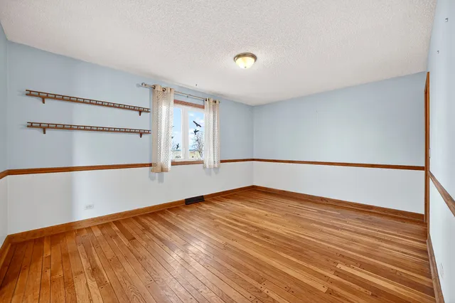 $359,900 | 21230 Virginia Road, DeKalb, IL 60115