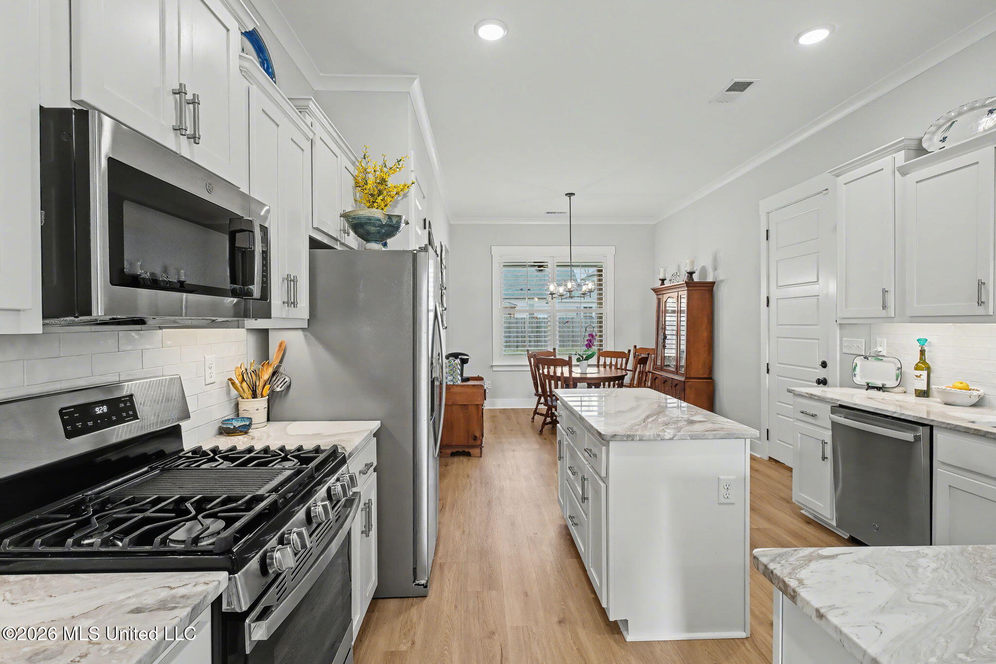 3847 Swan Cove Hernando, MS 38632 - Photo 17 of 50 Kitchen