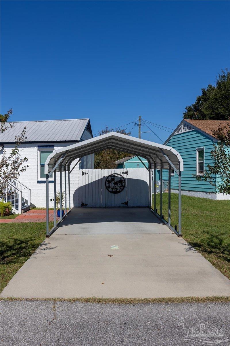 210 Berry Road Pensacola, FL 32507 - Photo 7 of 30