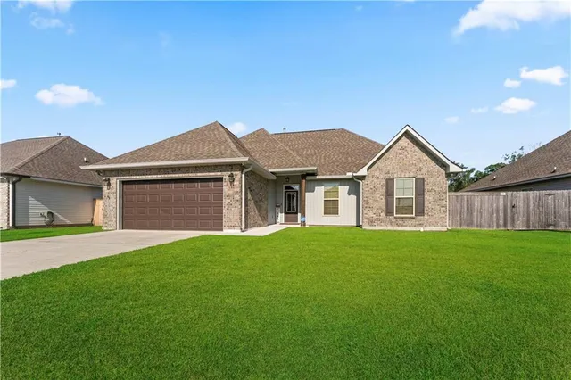 $266,900 | 42333 Jasper Lane, Ponchatoula, LA 70454
