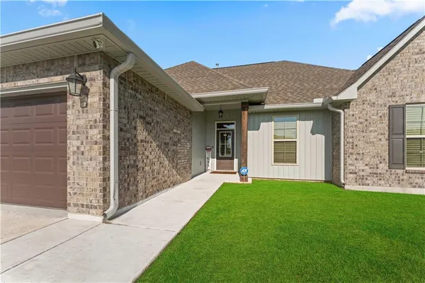 $266,900 | 42333 Jasper Lane, Ponchatoula, LA 70454