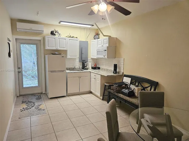 $1,300 | 8404 Southwest 181st Terrace, Unit 1, Palmetto Bay, FL 33157