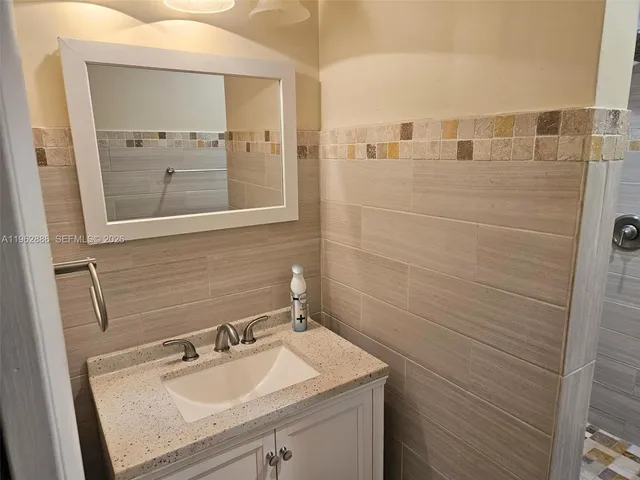 $1,300 | 8404 Southwest 181st Terrace, Unit 1, Palmetto Bay, FL 33157