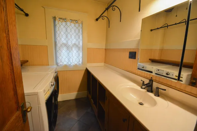 $360,000 | 915 East Center Street, Rochester, MN 55904