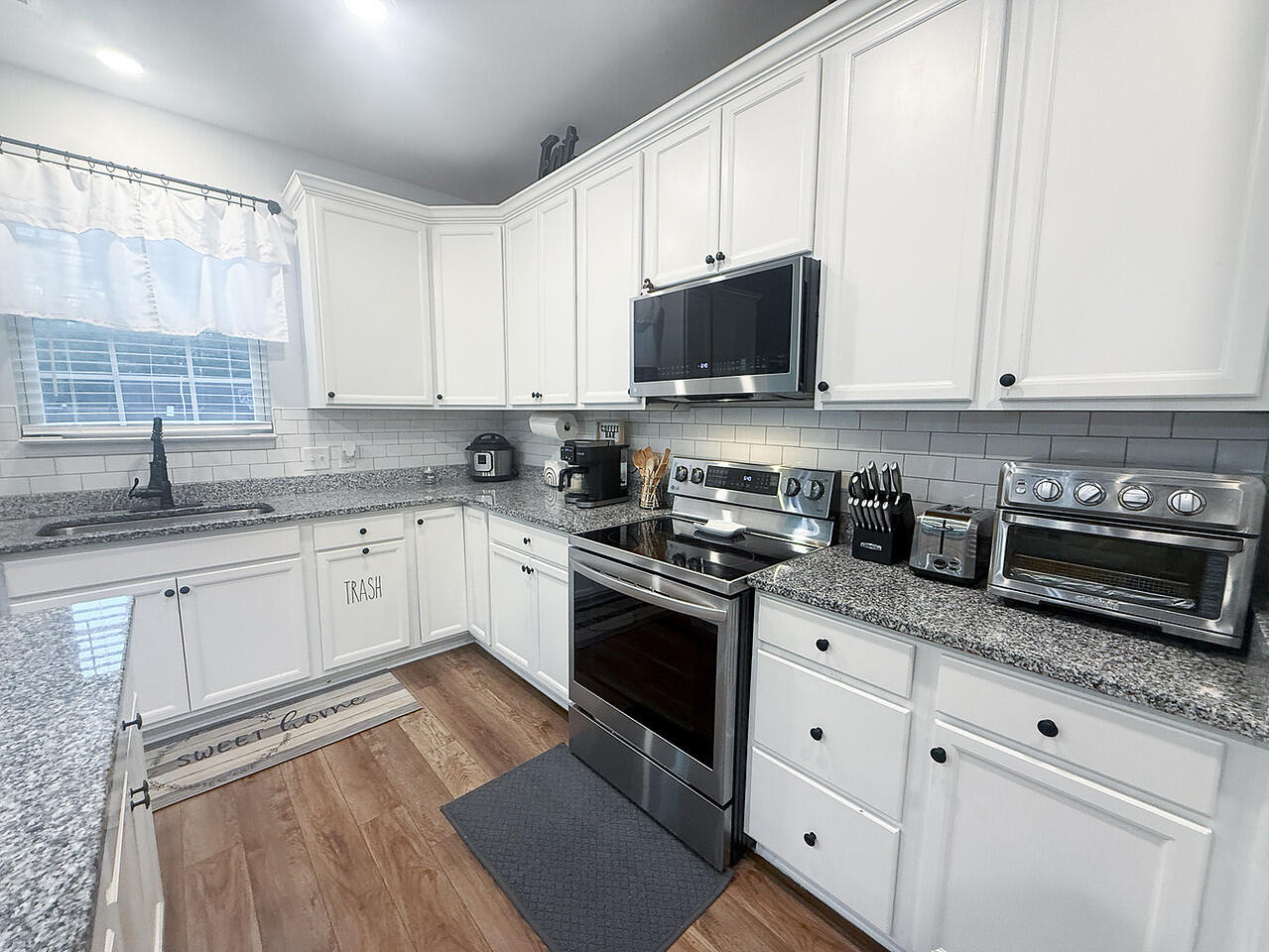 136 Caleb Court Ladson, SC 29456 - Photo 16 of 39 Kitchen