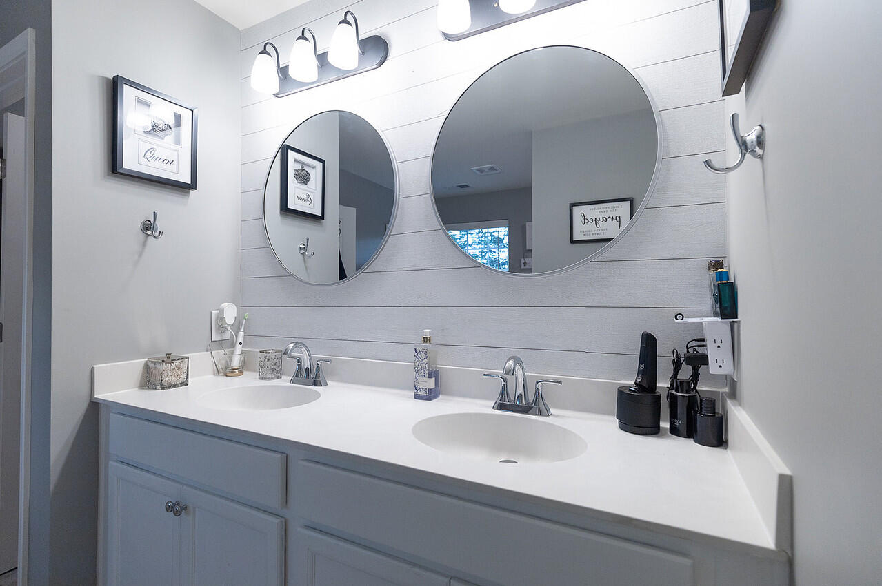 136 Caleb Court Ladson, SC 29456 - Photo 25 of 39 Primary bath