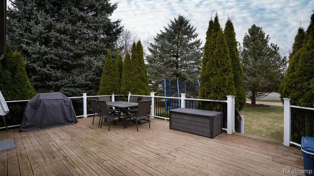 2351 Summit Cedar Howell, MI 48855 - Photo 21 of 25 Gallery Image 21