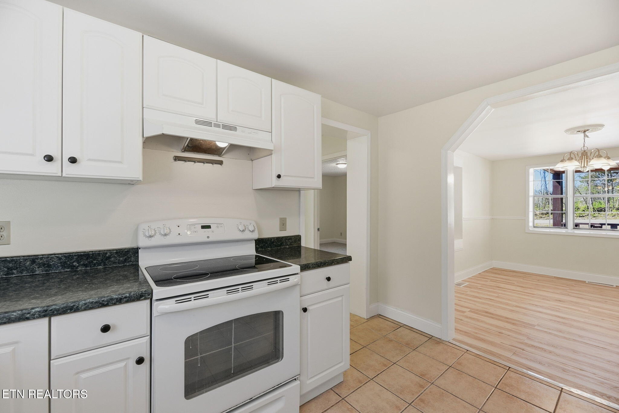 1516 Smallman Road Knoxville, TN 37920 - Photo 16 of 34 17-web-or-mls-Smllmn1516 (44)