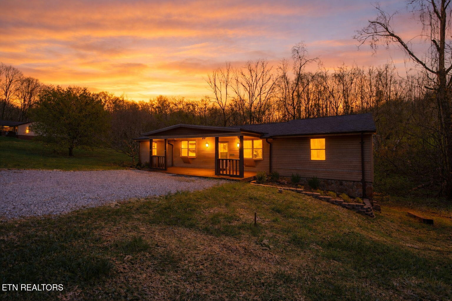 1516 Smallman Road Knoxville, TN 37920 - Photo 2 of 34 2-web-or-mls-new twilight