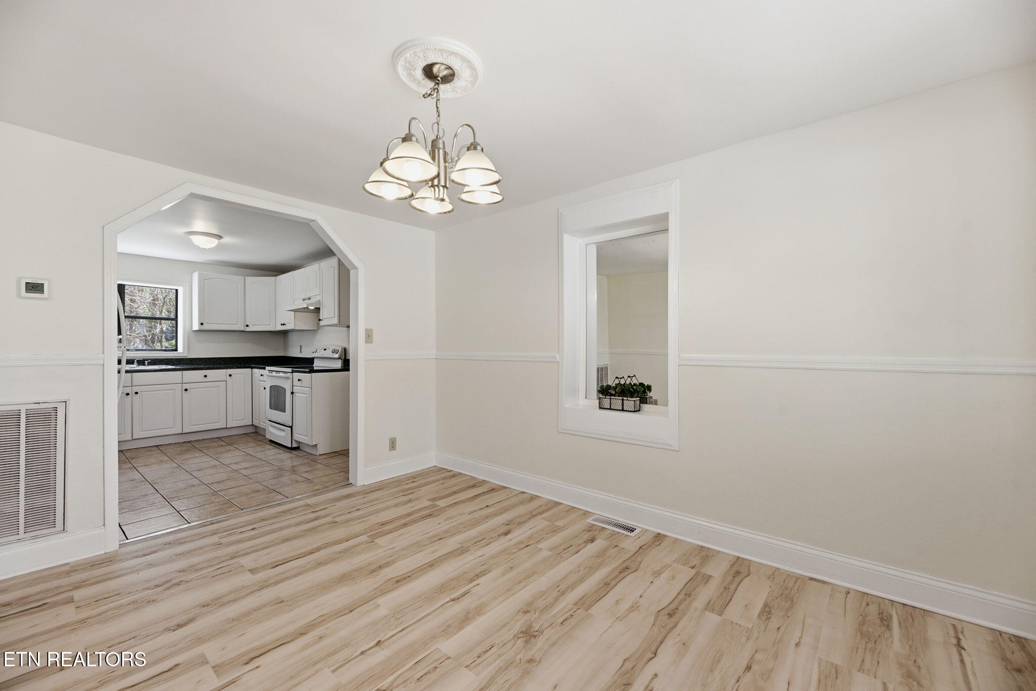 1516 Smallman Road Knoxville, TN 37920 - Photo 10 of 34 11-web-or-mls-Smllmn1516 (29)